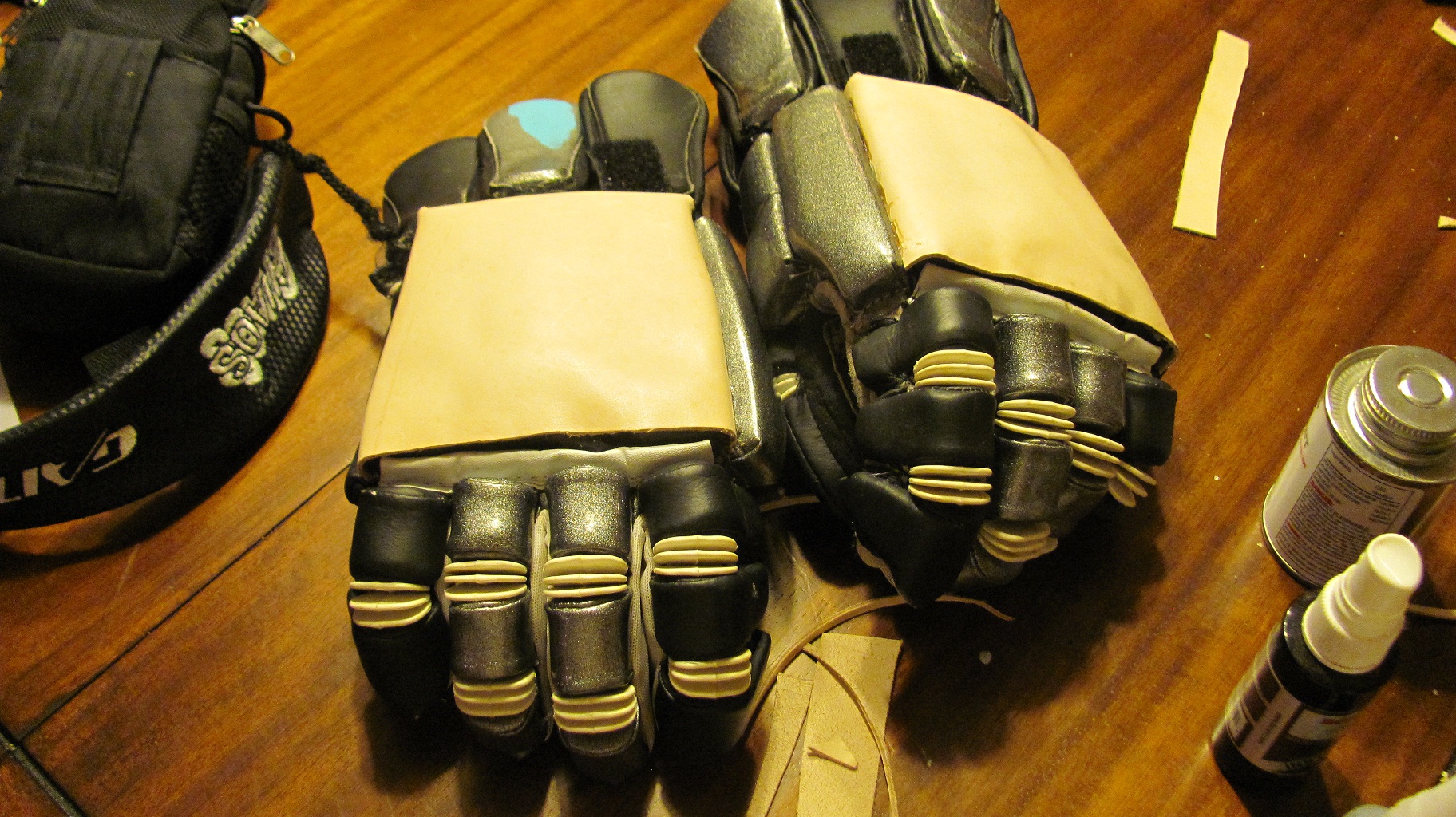 Glove-07.JPG